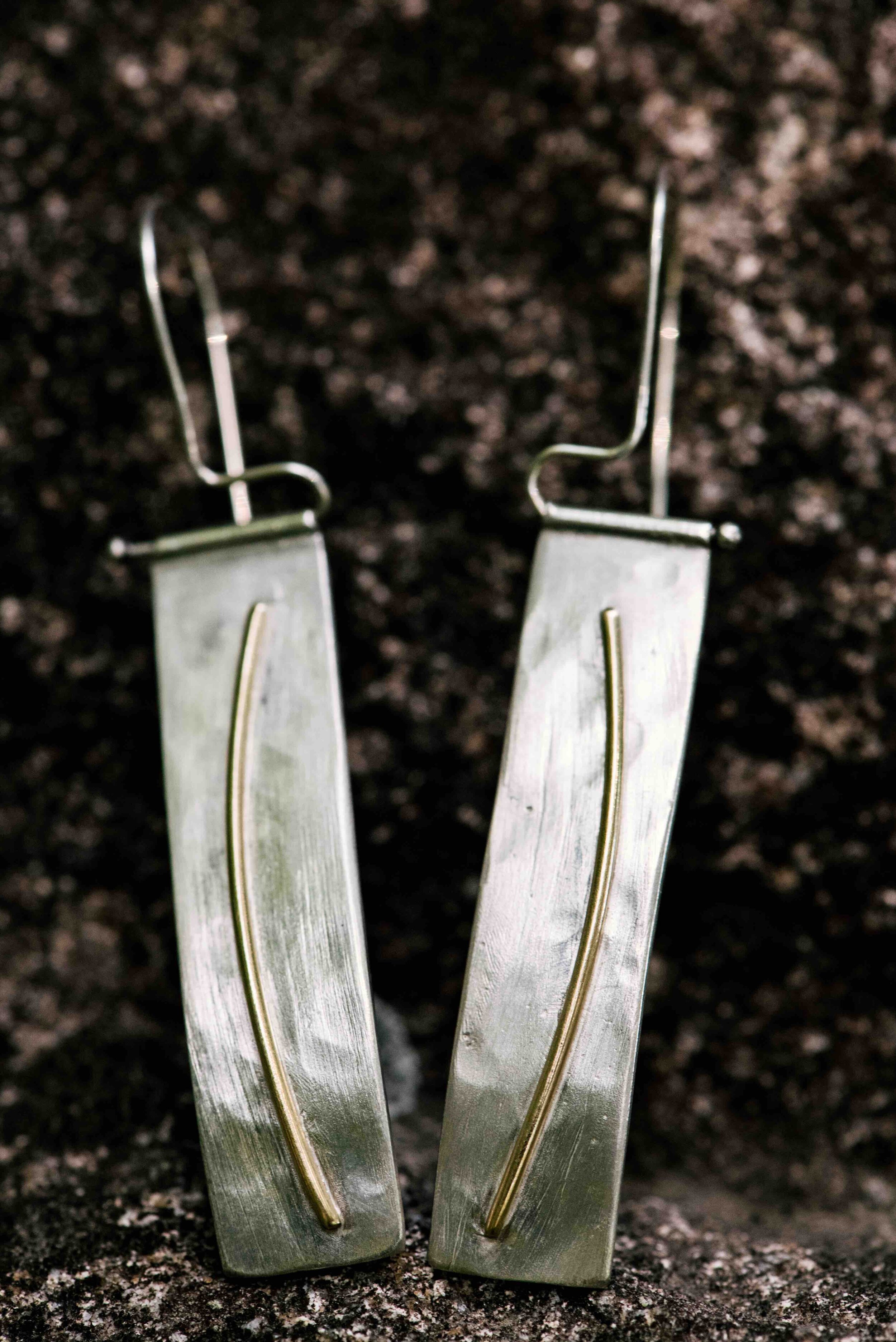  Laura Friedman’s textured jewelry is simultaneously modern and rustic. 